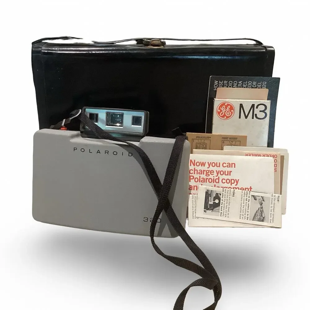 Vintage Polaroid Automatic 320 Land Camera